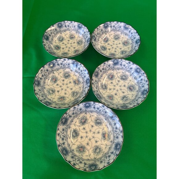 Set Of 5 Vintage Blue & White Floral Porcelain Bowls - Picture 1 of 2